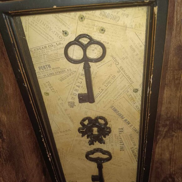 Home Interiors & Gifts Keys Shadow Box Wall Hanging - Picture 2 of 4
